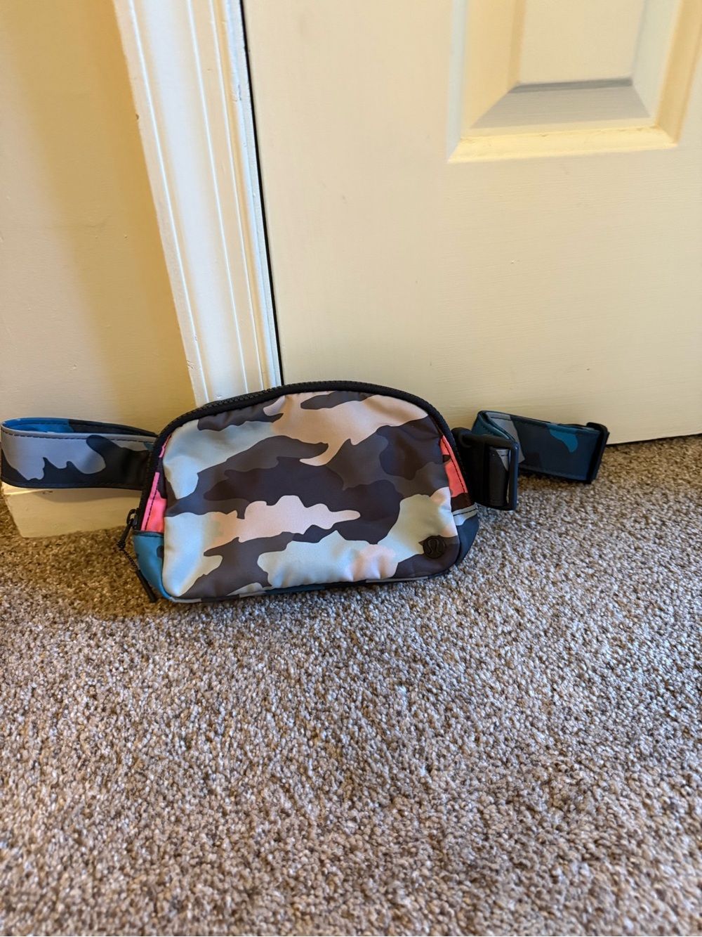 Lululemon Everywhere Belt Bag Heritage Camo Guava RARE Hard to Find Print